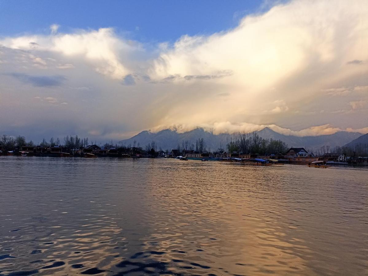 Goona Palace Houseboats Botel Srinagar (Jammu and Kashmir)