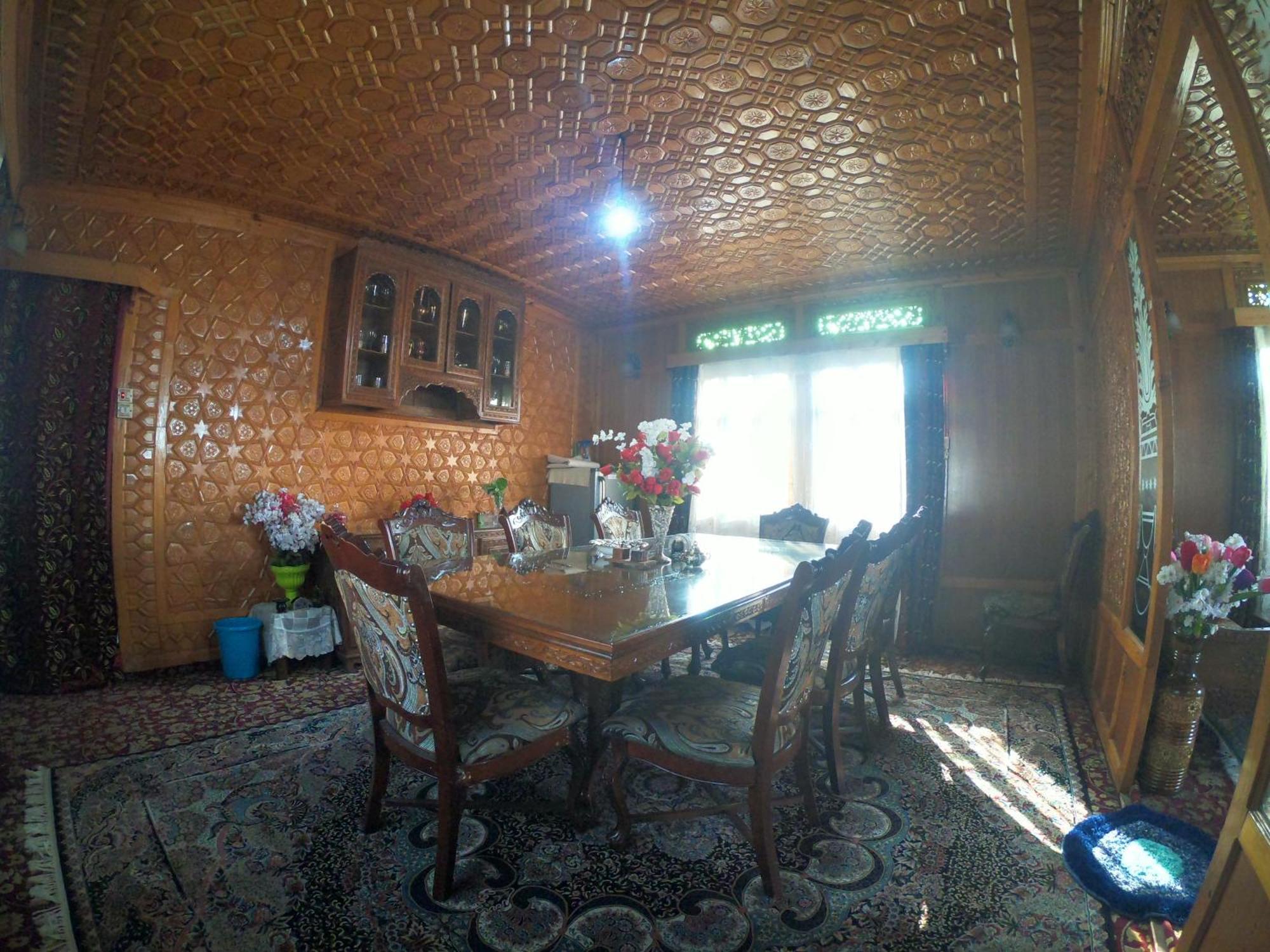 Botel Goona Palace Houseboats 4*