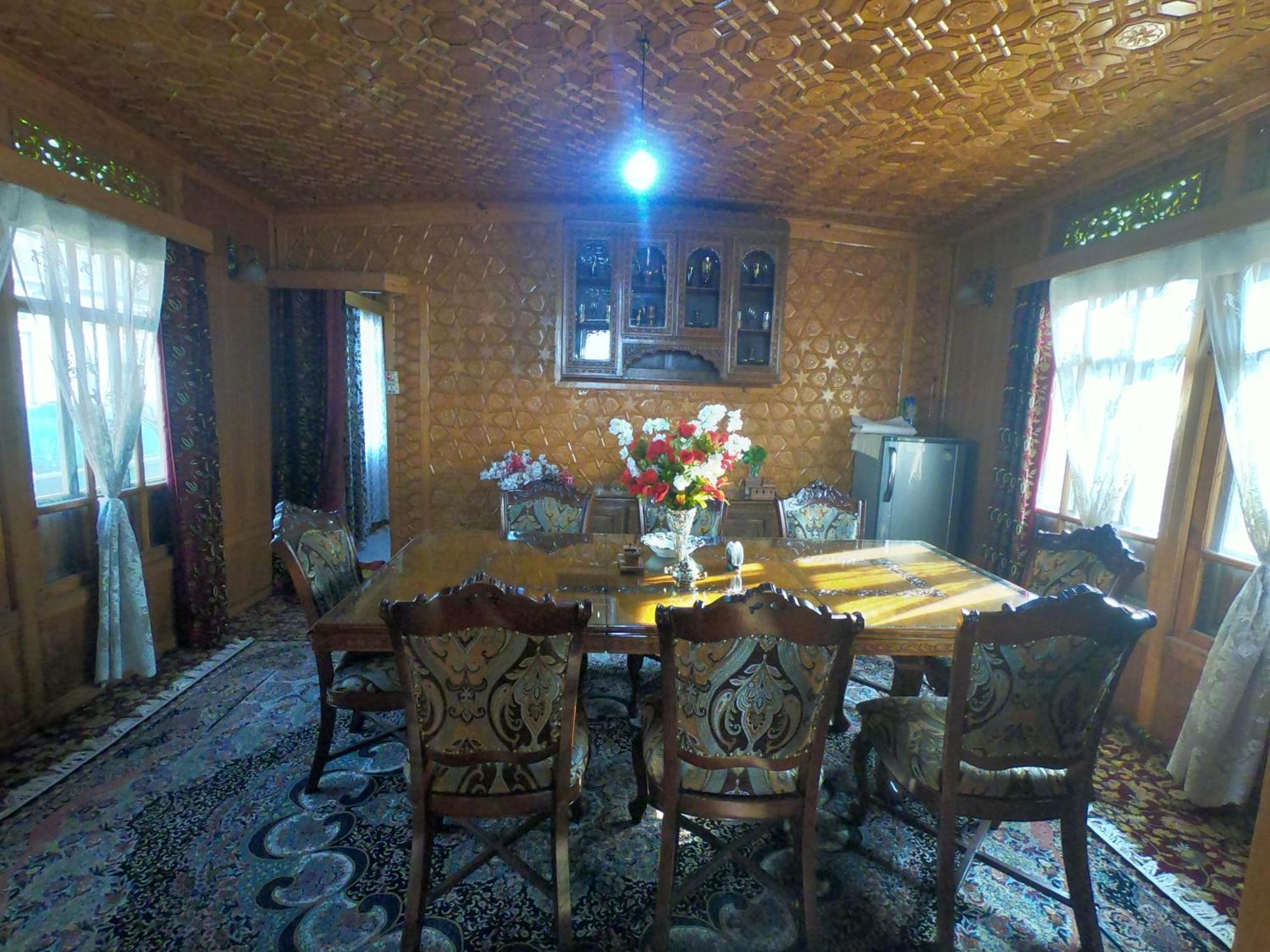 Goona Palace Houseboats Srinagar (Jammu and Kashmir)