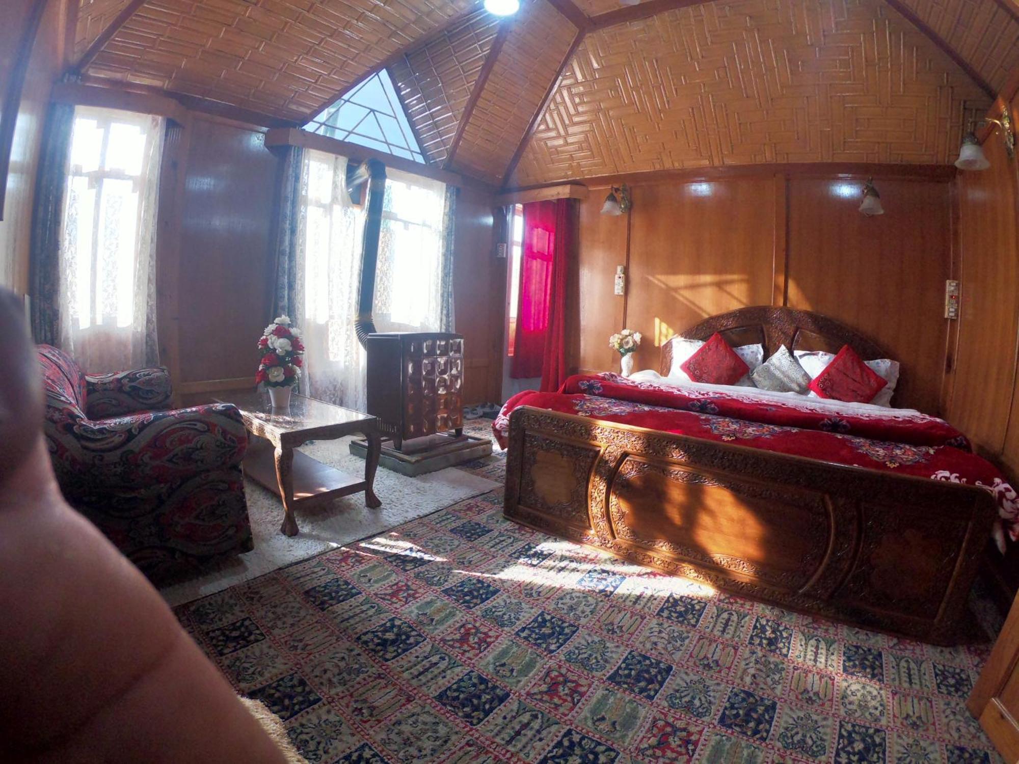 Goona Palace Houseboats 4*