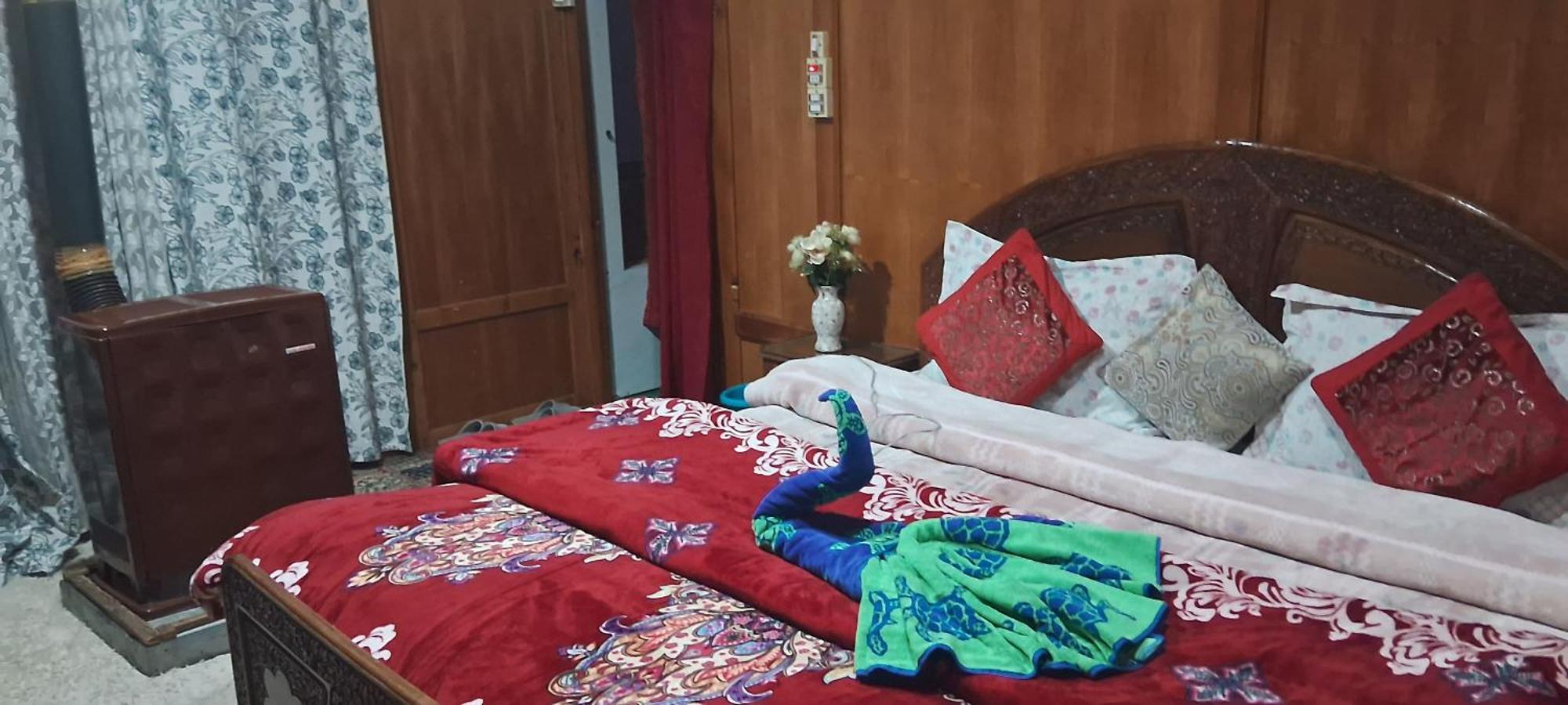 Goona Palace Houseboats Srinagar (Jammu and Kashmir)