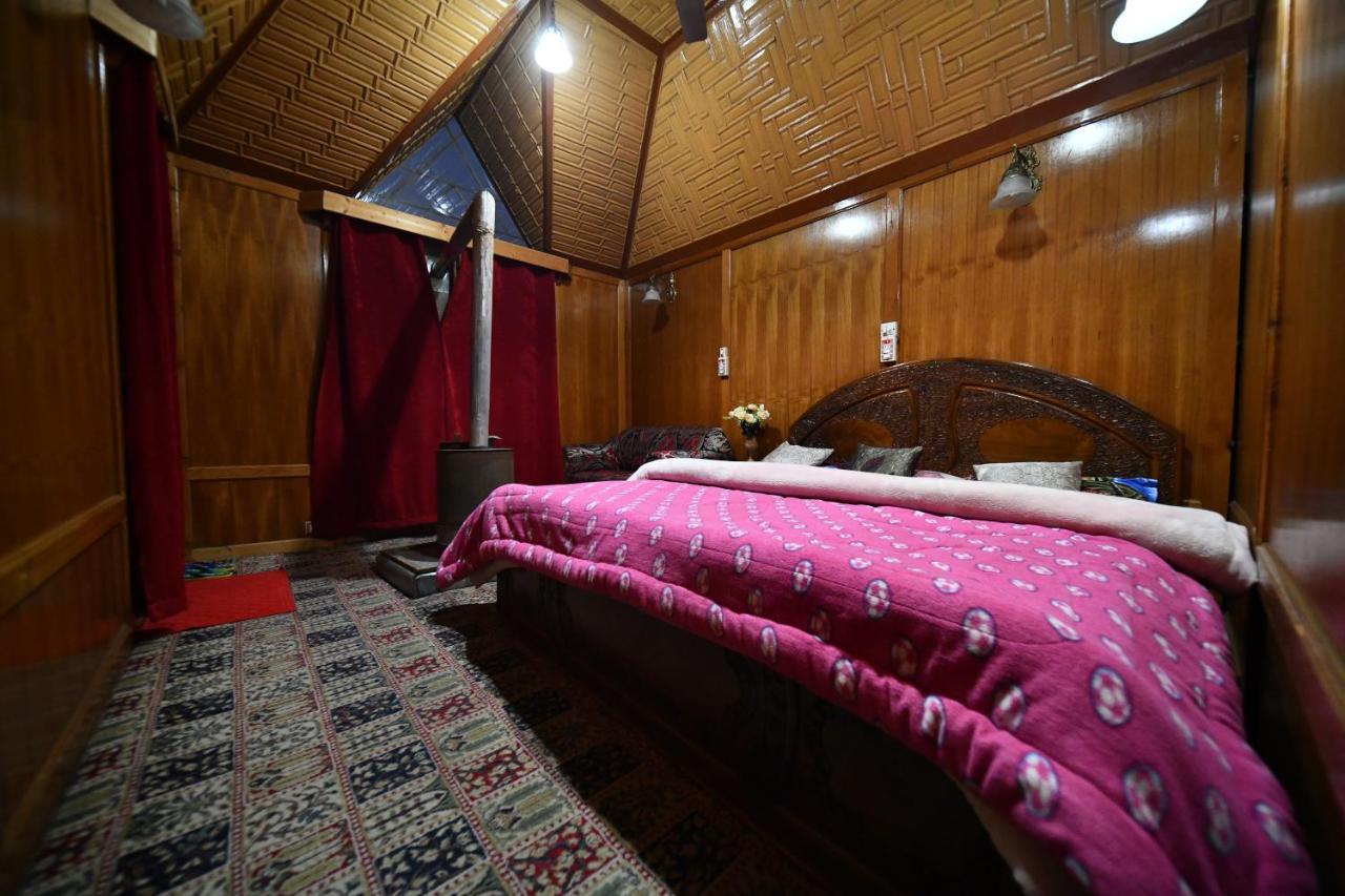 Botel Goona Palace Houseboats Srinagar (Jammu and Kashmir)