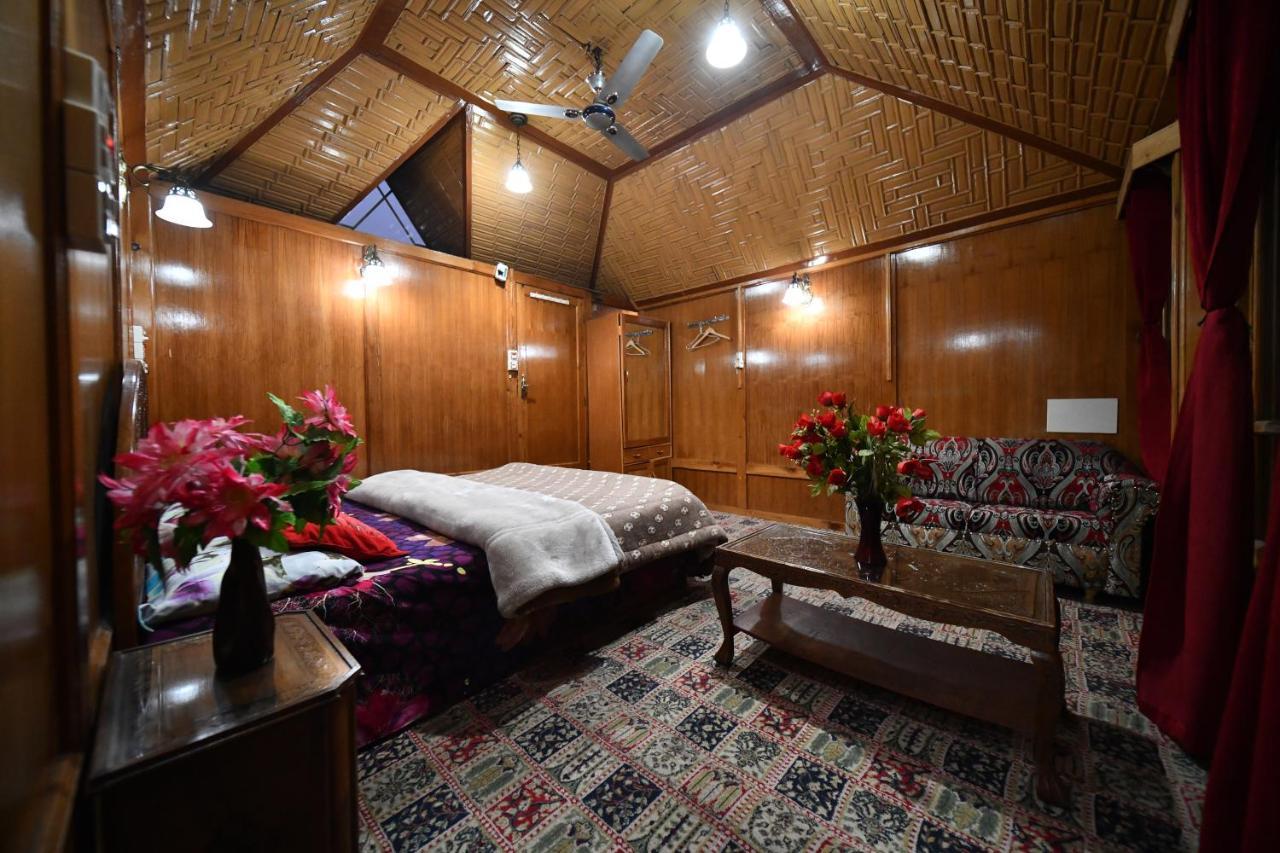 Goona Palace Houseboats Botel Srinagar (Jammu and Kashmir)
